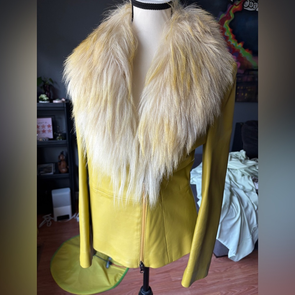 D’errico Yellow Leather Jacket with faux Collar - Picture 1 of 6